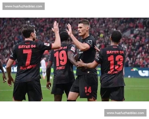 滕哈格力挺希克留队,勒沃库森锋霸遭英超意甲哄抢