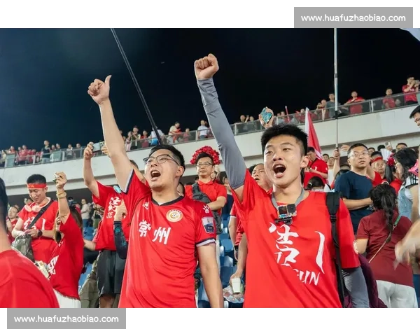 苏超赛场现中国红！球迷跨越山海为榕江助威